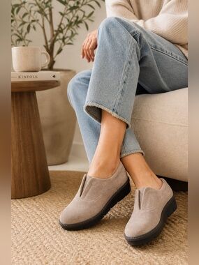 Clarks Airabell Sky Suede Slip On Loafers Beige Comfort Walking Shoes 7 NWT